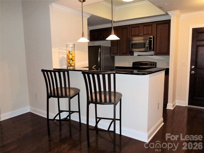 Photo - 300 W 5th St Unit 639