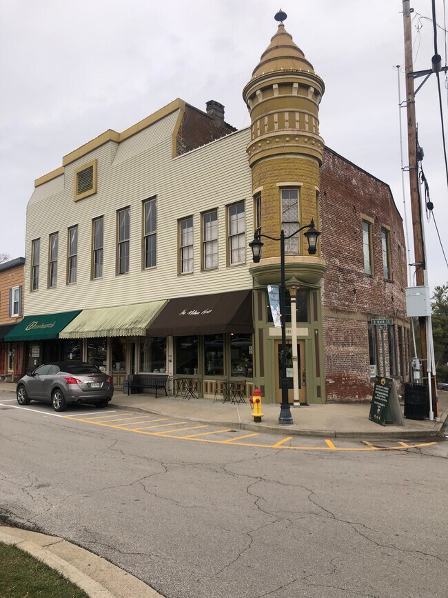 Photo - 140 E Main St