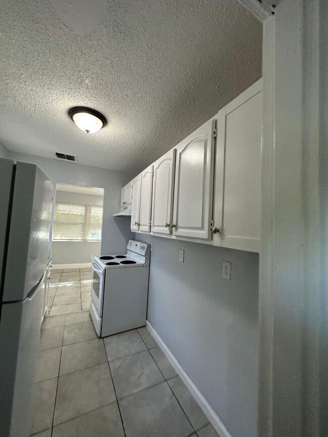 Fully Renovated 3/1 Single Family Ready fo... - Fully Renovated 3/1 Single Family Ready fo... Casa