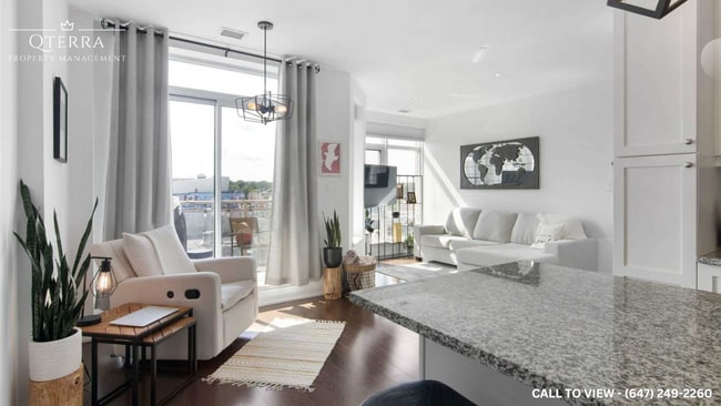 Photo - 15277 Yonge St Unit 408B-15277 Yonge St, Aurora, Ontario