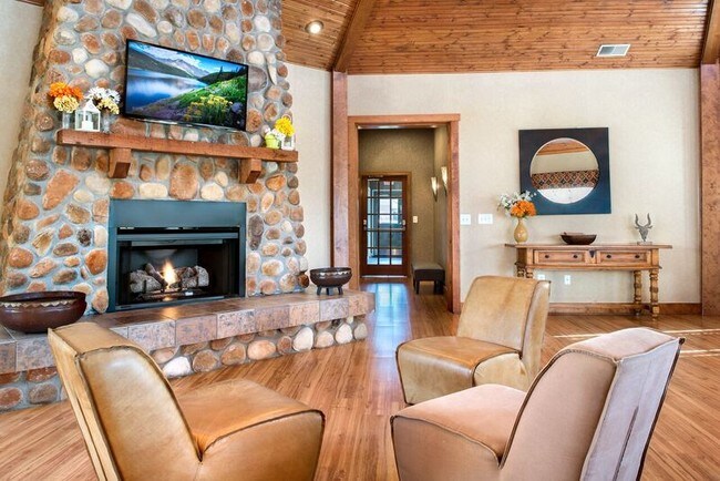 Photo - Dakota Ridge