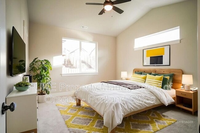 Photo - 2659 NE Justus Ave