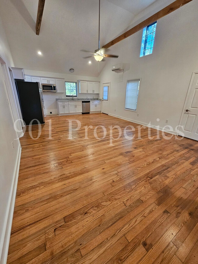 Photo - 94 E Lafayette Cir