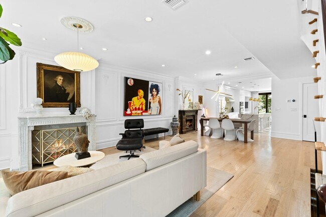 Photo - 634 Garden St