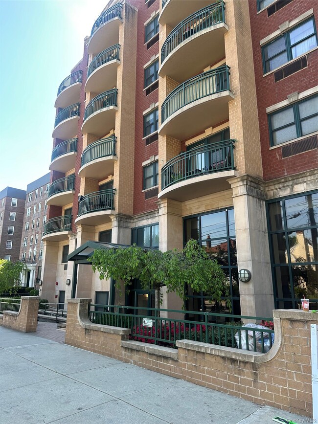 Building Photo - 143-41 84th Dr Unit 5E