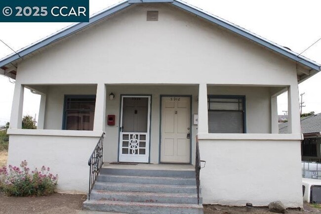 Building Photo - 5918 Alameda Ave Rental
