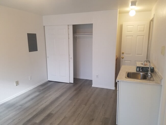 Photo - 1118 N Forest