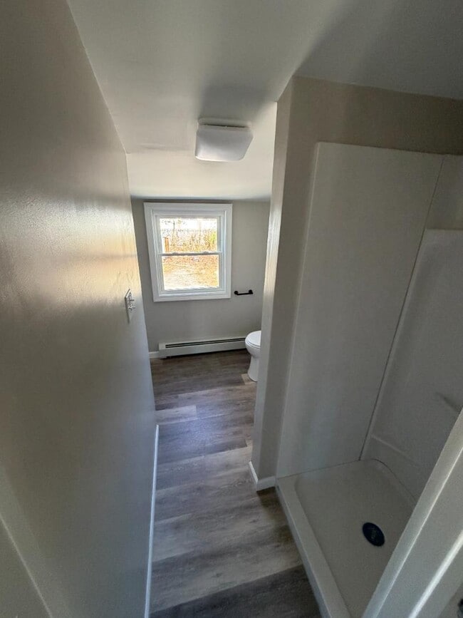 27 Esmond St