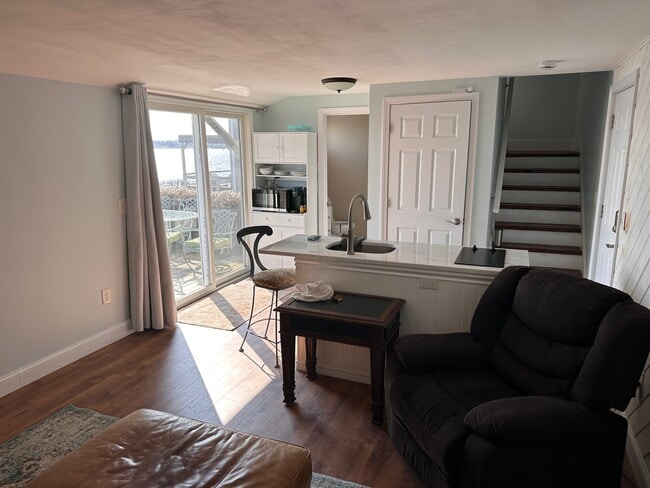 Photo - 96 Seaview Ave Unit B