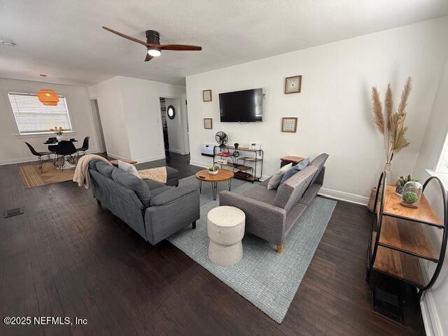 Photo - 2813 College St