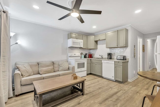 Building Photo - 23 S Forest Beach Dr Unit ID1316238P