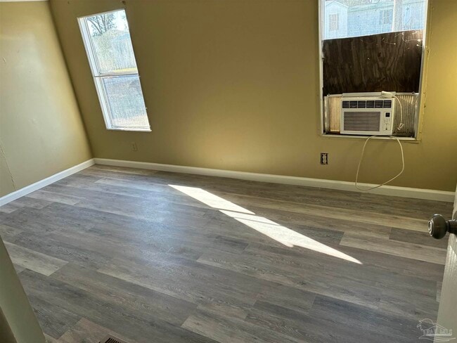 Photo - 5675 Saufley Field Rd