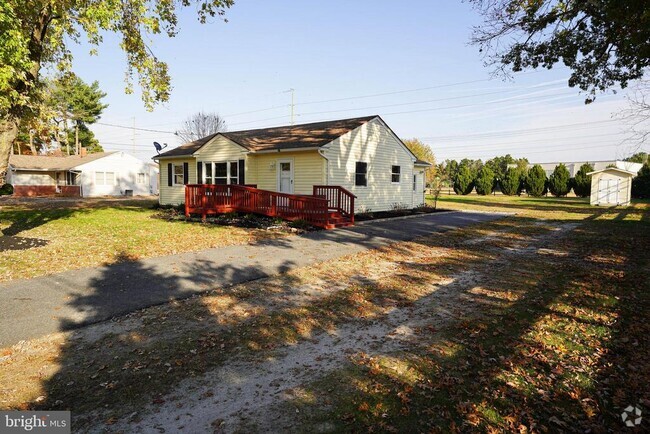 Building Photo - 335 Calvin Dr Rental