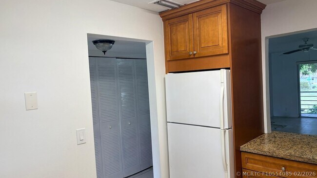 Building Photo - 5515 N Lakewood Cir Unit 122