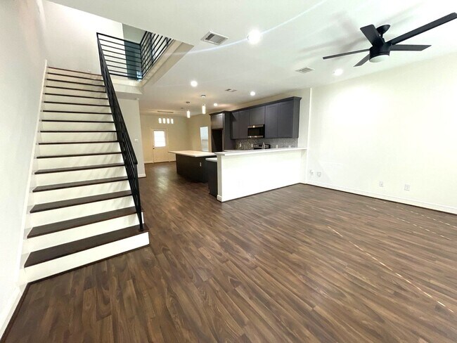 Photo - 4913 Southwind St Unidad B