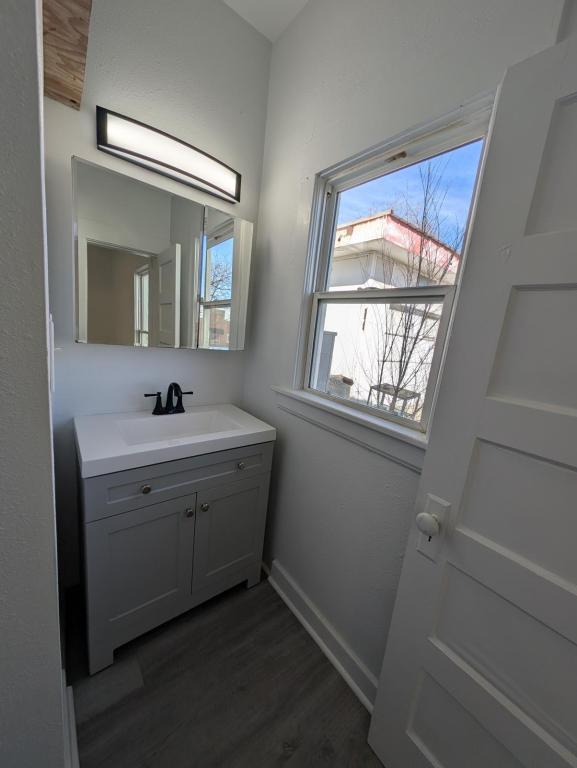 Photo - 323 N 4th St