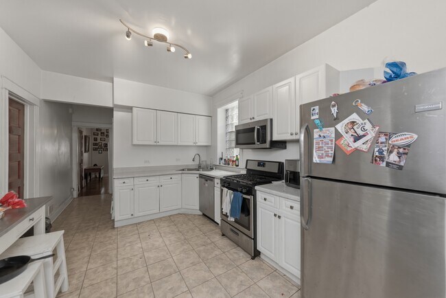 Photo - 3712 N Racine Ave Unidad 1