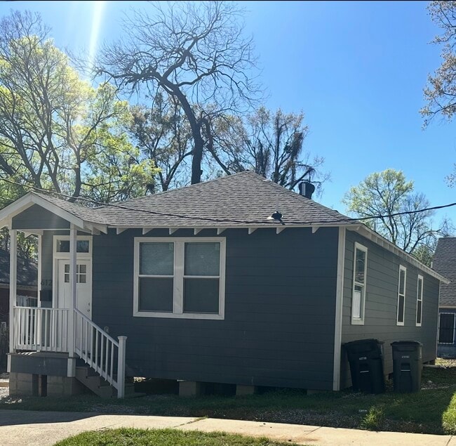 Photo - 860 France St