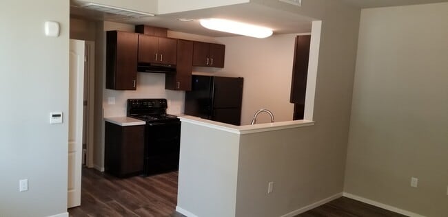 Cocina 3 - The Summit Senior Living Apartment Homes