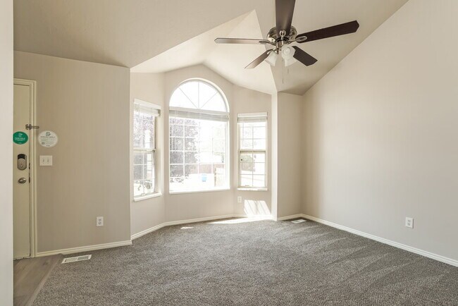 Photo - 6957 Diamondleaf Way