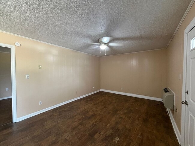 Photo - 956 Thompson Springs Rd SE