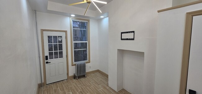 Photo - 70 Weirfield St