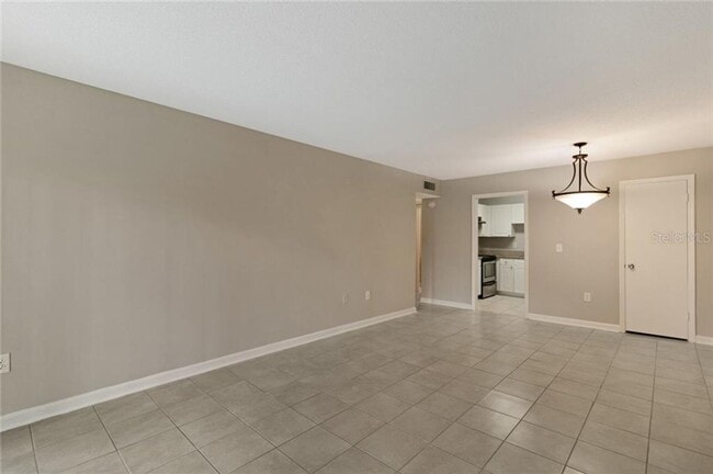 Photo - 484 Banyon Tree Cir Unit 204