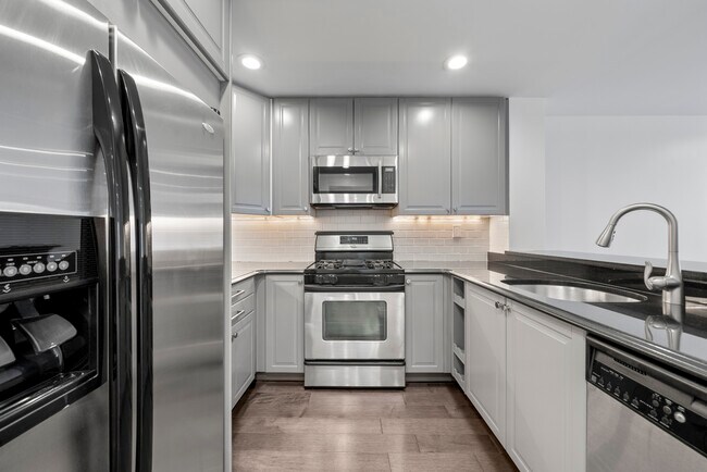 Photo - 417 Ellery Ct Unit 417