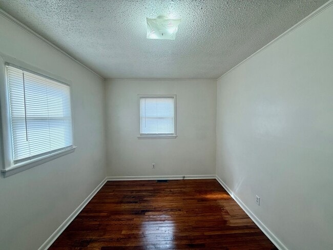 Photo - Two bedroom, 1 bath house in Burlington