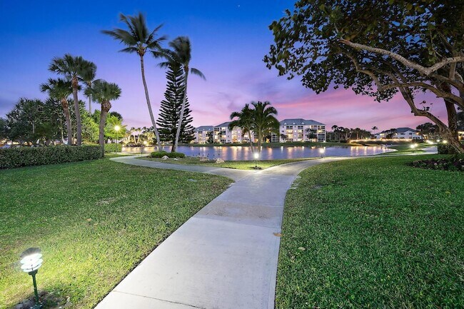 Photo - 353 S US Hwy 1