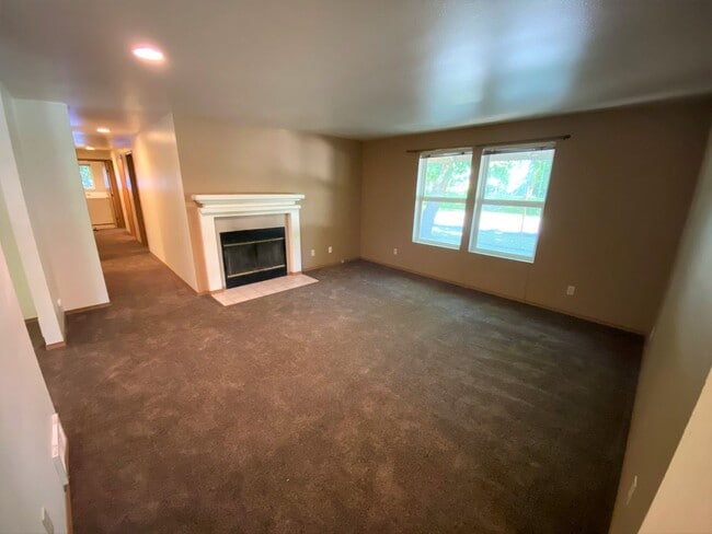 Photo - 3 Bed, 2 Bath 1 block from CWU