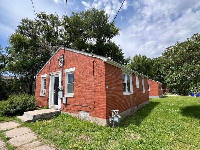 2 Bed 1 Bath Single Family Home - 2 Bed 1 Bath Single Family Home
