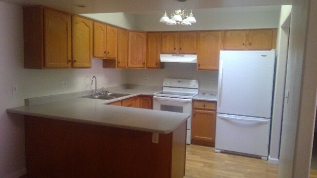 Photo - 913 S Harmony Pl