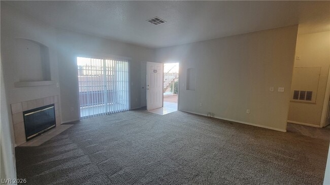 Photo - 4730 E Craig Rd Unidad 1036