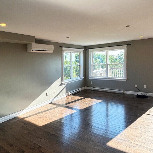 Photo - Thornbury Lane