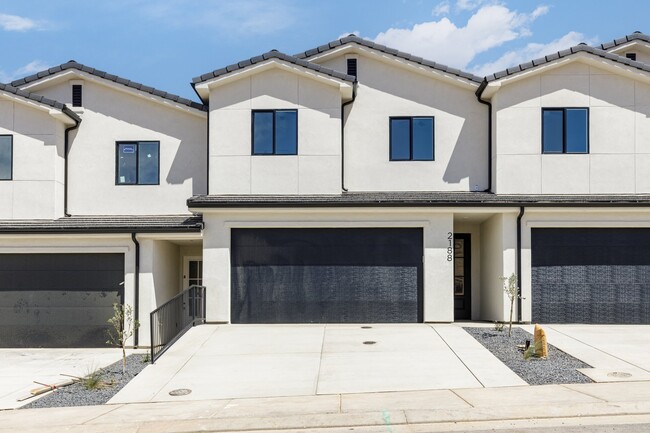 Building Photo - 2188 380 S