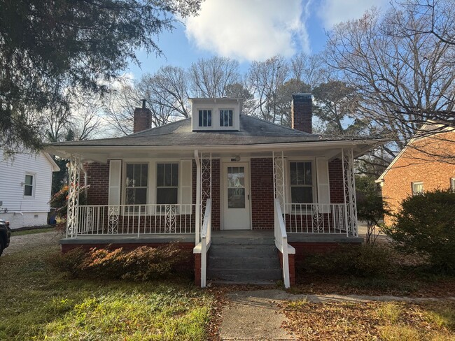 1 Bedroom House on Oberlin Rd. in Raleigh - 1 Bedroom House on Oberlin Rd. in Raleigh