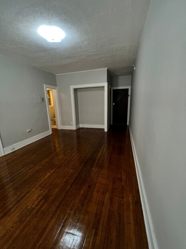 49 Troup St