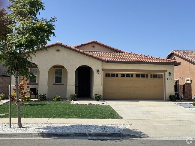 Building Photo - 15615 Kings Peak Dr Rental