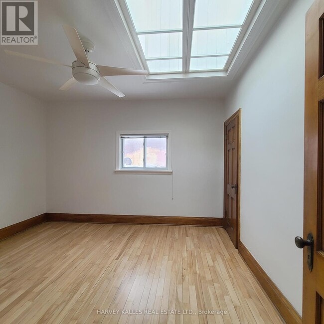 Photo - 750 Queen St W