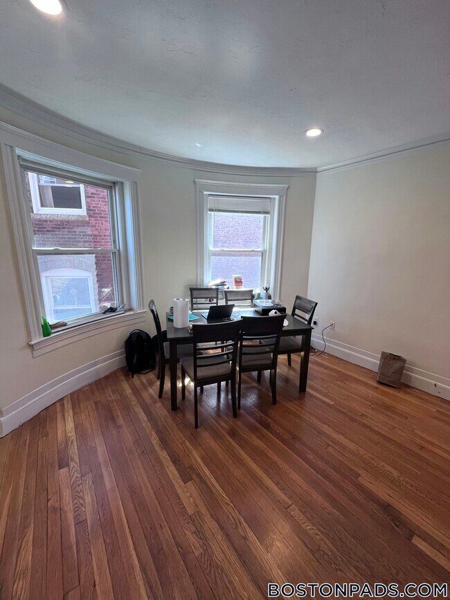 Photo - 191 Winthrop Rd Unit 3