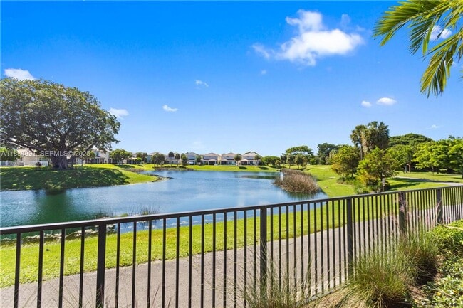 Photo - 4022 Large Leaf Ln