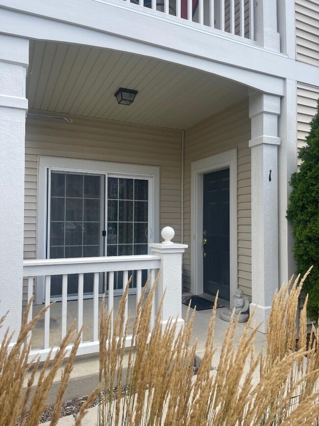 Building Photo - 2250 Aurora Dr Unit 1 Rental