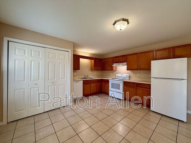Photo - 10 Zell Ln Unidad Apt B