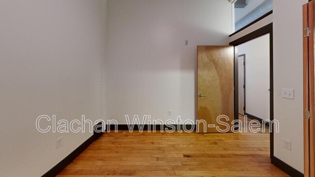 Photo - 101 E. Sixth St. Unidad 408