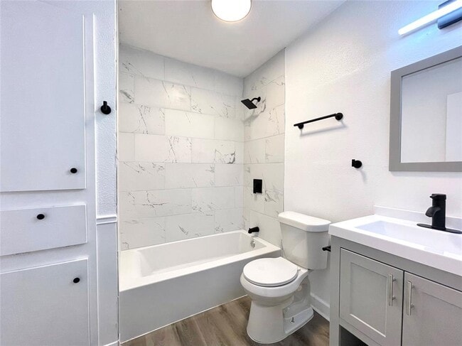 Photo - 2306 Barton Village Cir