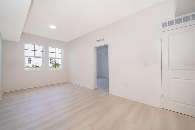 Photo - 5587 Millennia Park Dr Unidad 113