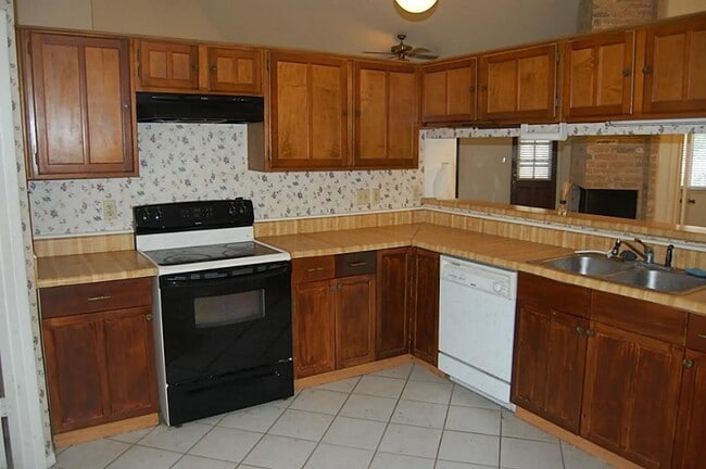 Photo - 15926 Pfeiffer Dr