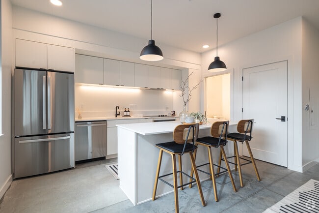 2BR, 2.5BA - 1.325SF - Dining Room/Kitchen