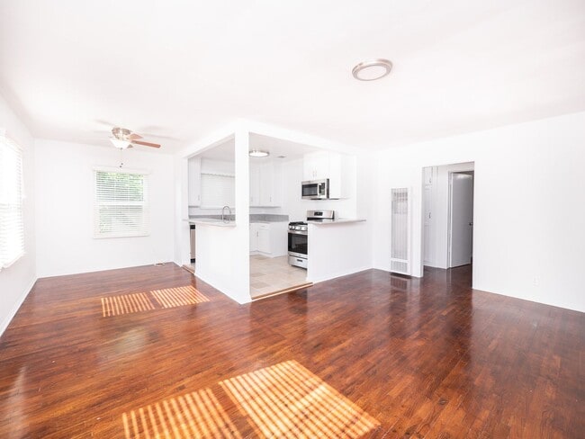 Photo - 11355 Tiara St